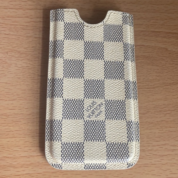 Louis Vuitton phone case - Picture 2 of 14